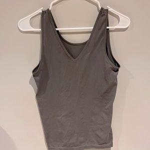 An medium/small Apt 9 gray tank top.